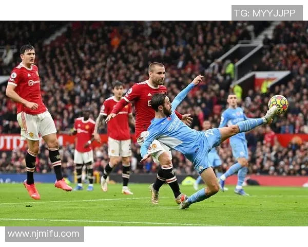 雷丁与曼联足总杯精彩回放分析及比赛亮点总结