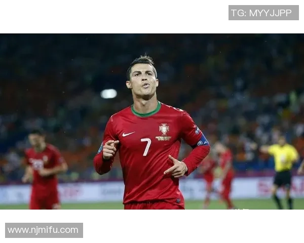 马丁内斯的传奇之路：从青涩球员到世界足球巨星的蜕变与荣耀